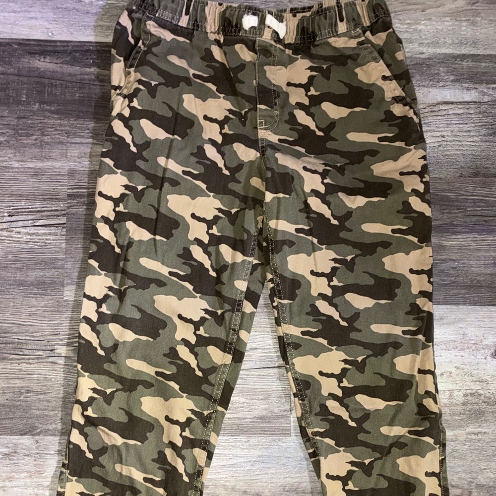 *CAMO PANTS*